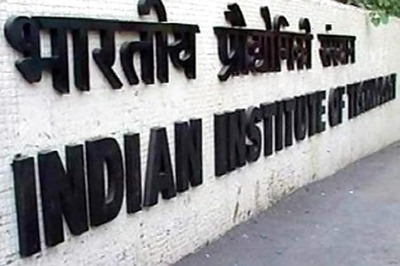 IIT-Kanpur accepts common test as 'interim' measure