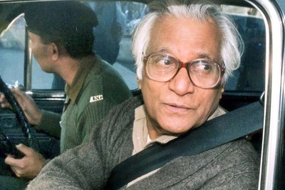 George Fernandes the Dog Lover: He Kept Toffees for Them in His Pocket
