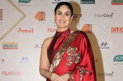 Kareena Kapoor Turns Up The Glam Quotient In Manish Malhotra's Shimmery Silver Sequin Saree