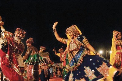 5 Easy Dance Steps To Ace Your Garba Game This Navratri